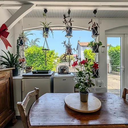 Le De La Gare Saint-Julien-en-Born