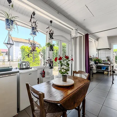 Holiday home Le De La Gare Saint-Julien-en-Born